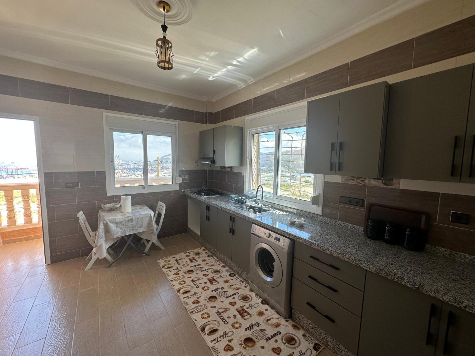 Apartment A Houma, Proche Port Tanger Med Dalia